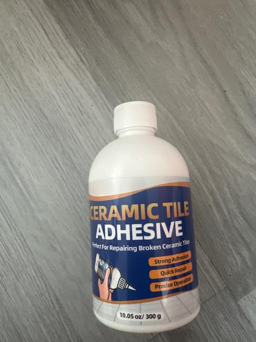  — Ceramic tile adhesive