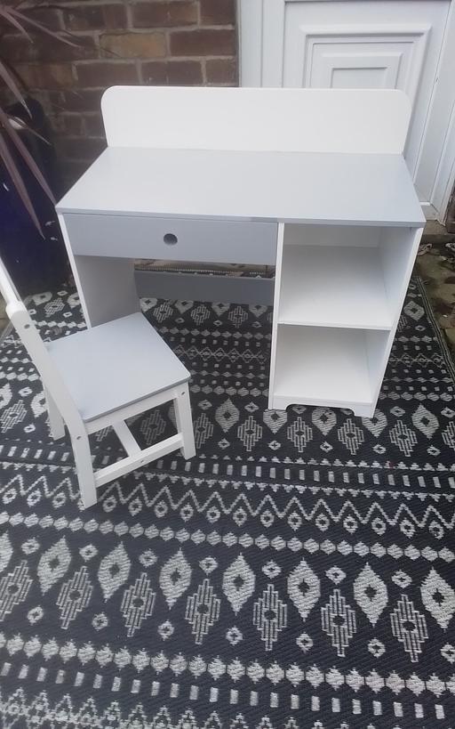  — KIDDIES DESK AND CHAIR SET