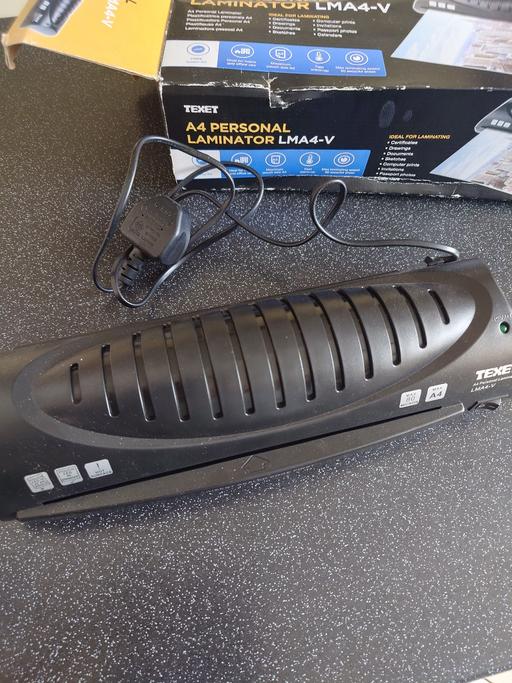  — A4 personal laminator LMA4-V