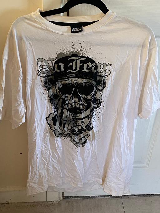  — Men’s no fear T-shirt Size XL.