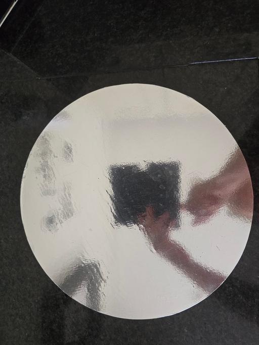 — Silver Cake board