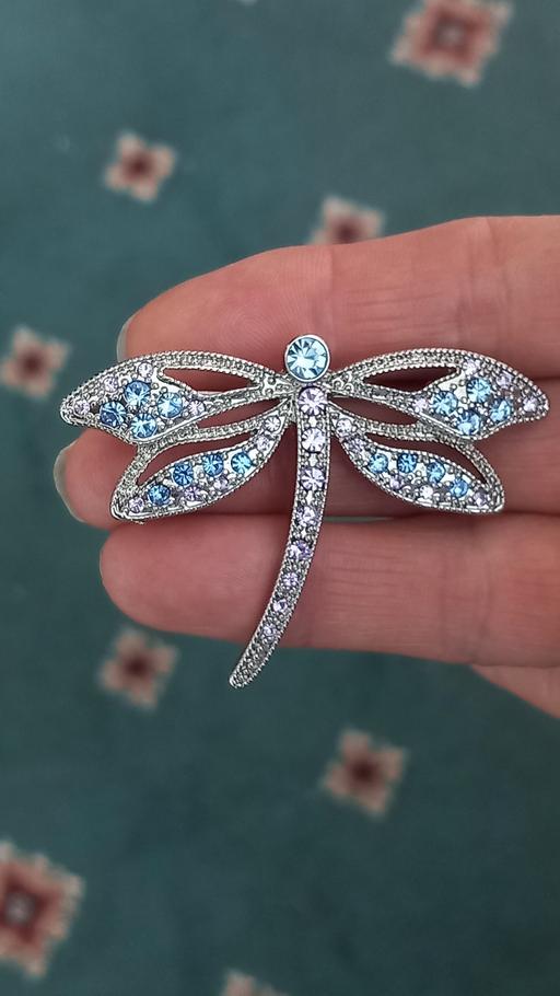  — vintage brooch