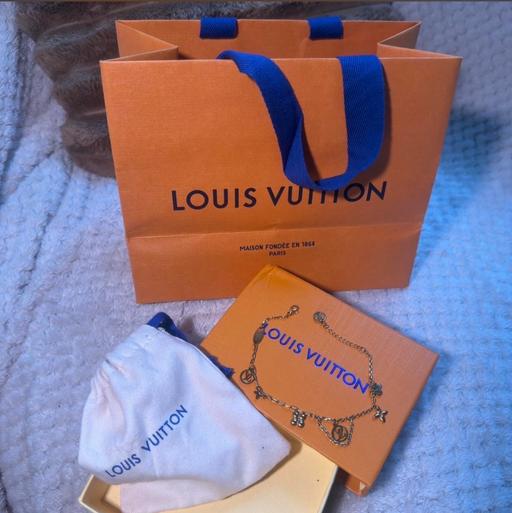  — Louis Vuitton Blooming Bracelet Charm