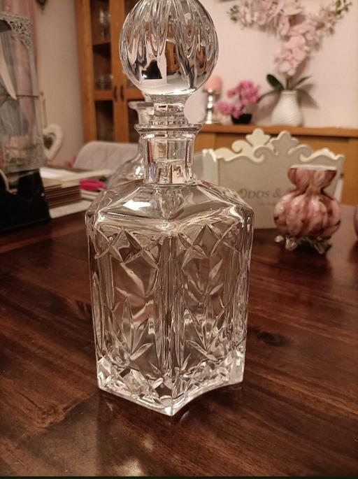  — heavy crystal decanter