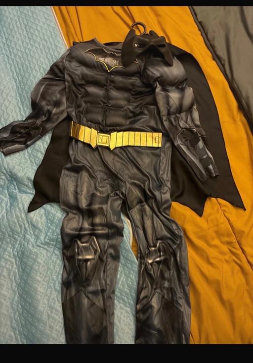  — Batman age 7-8 costume with mask