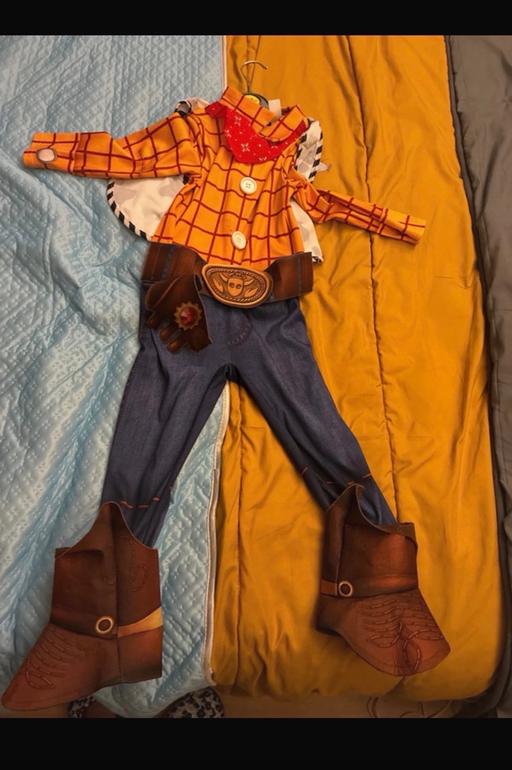  — Toy Story woody age 5-6 years costume