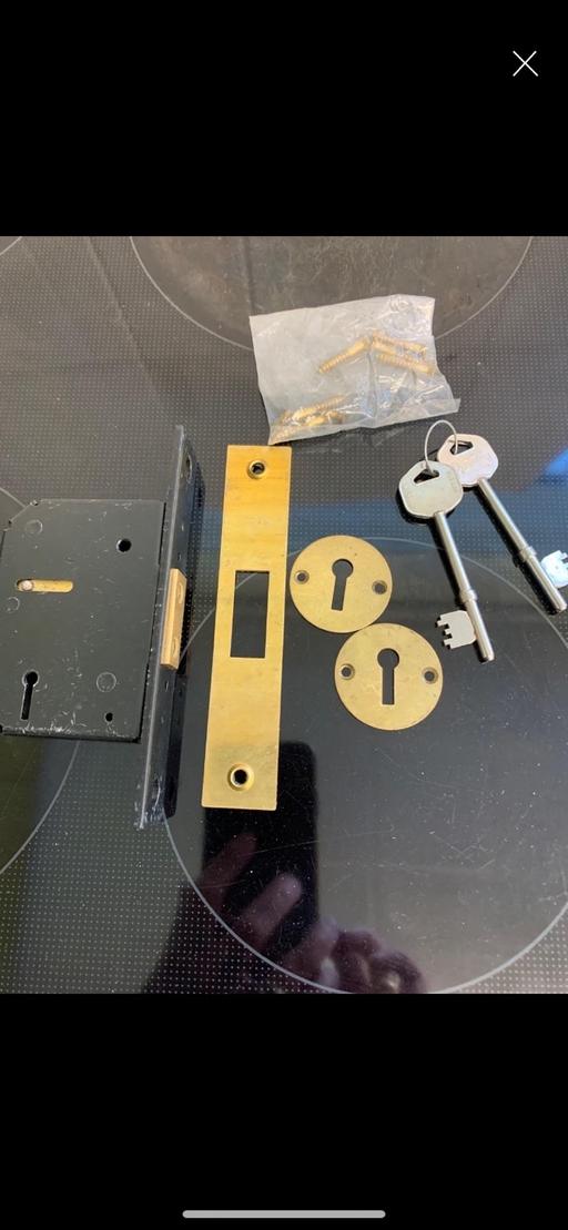  — Lock 5 Lever