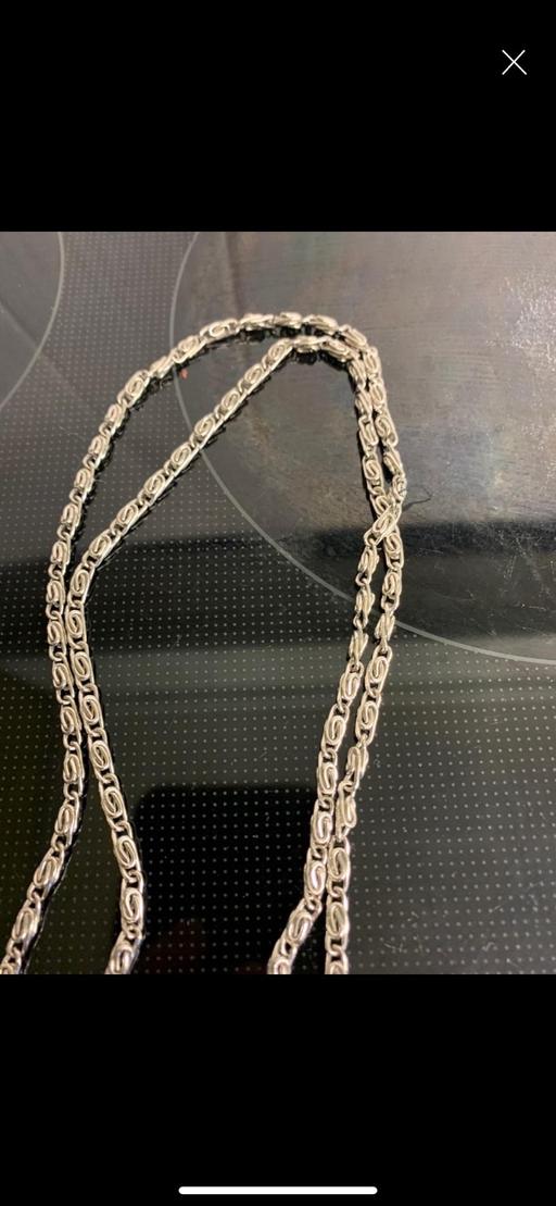  — Ladies chain belt