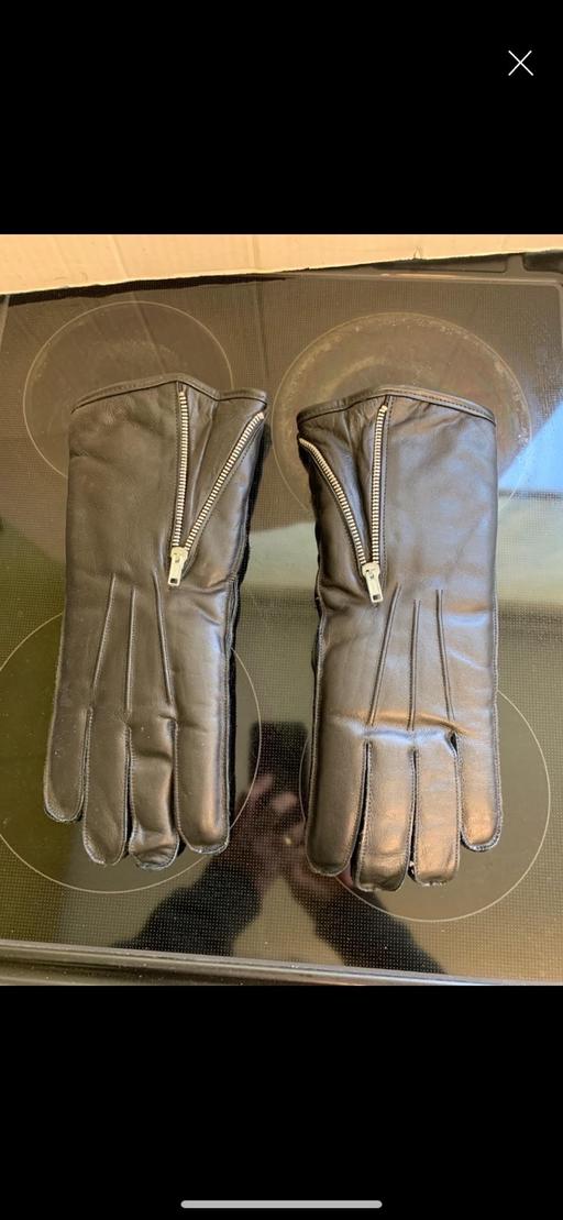  — Motorbike gloves
