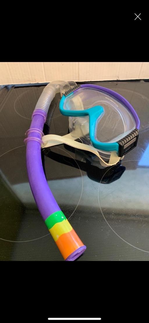  — Snorkel and goggles