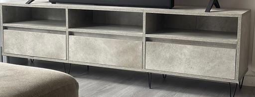  — Tv table