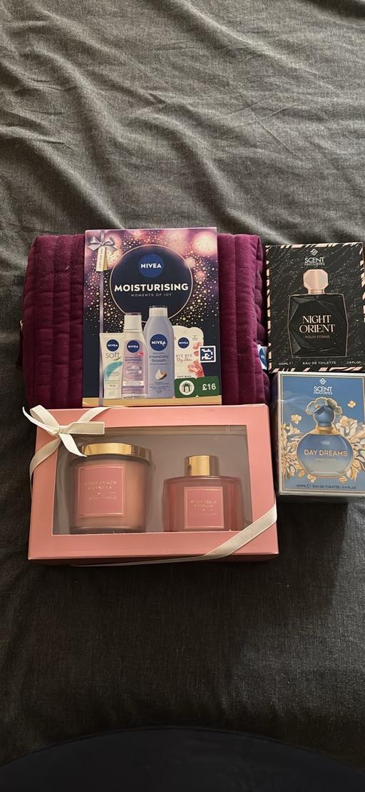  — Women’s gift sets