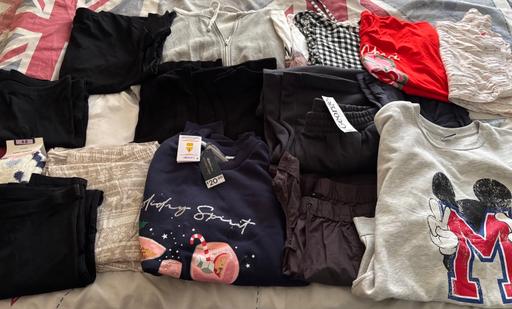  — Women’s clothes bundle