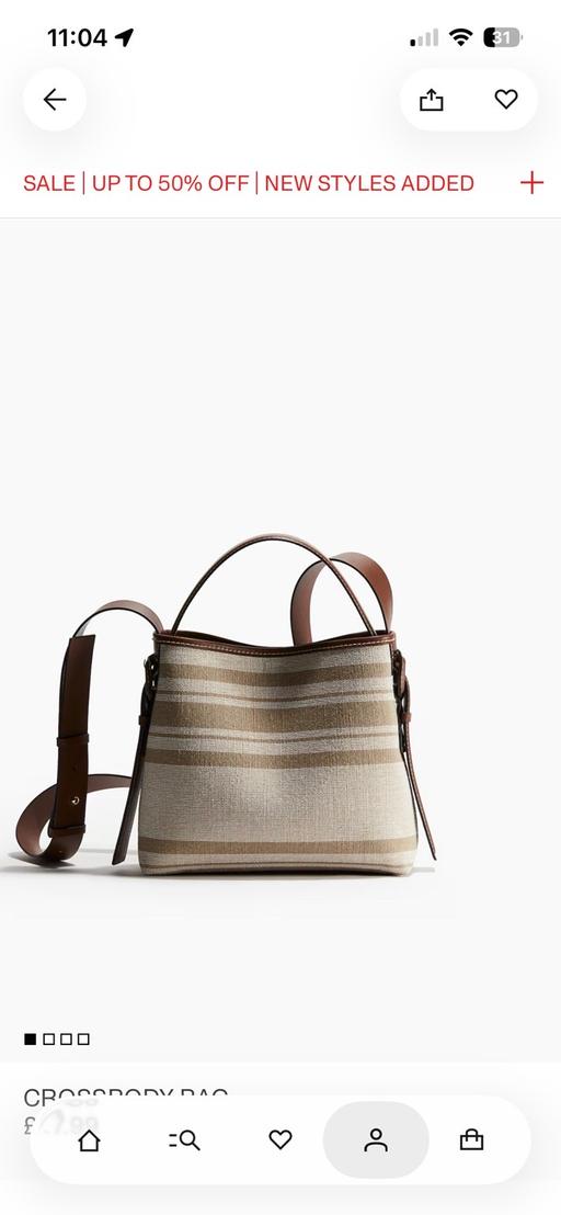  — H&M crossbody