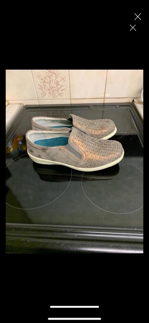  — Ladies padders shoes