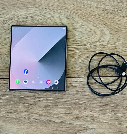  — Samsung Galaxy Z Fold6 - 256GB - Box