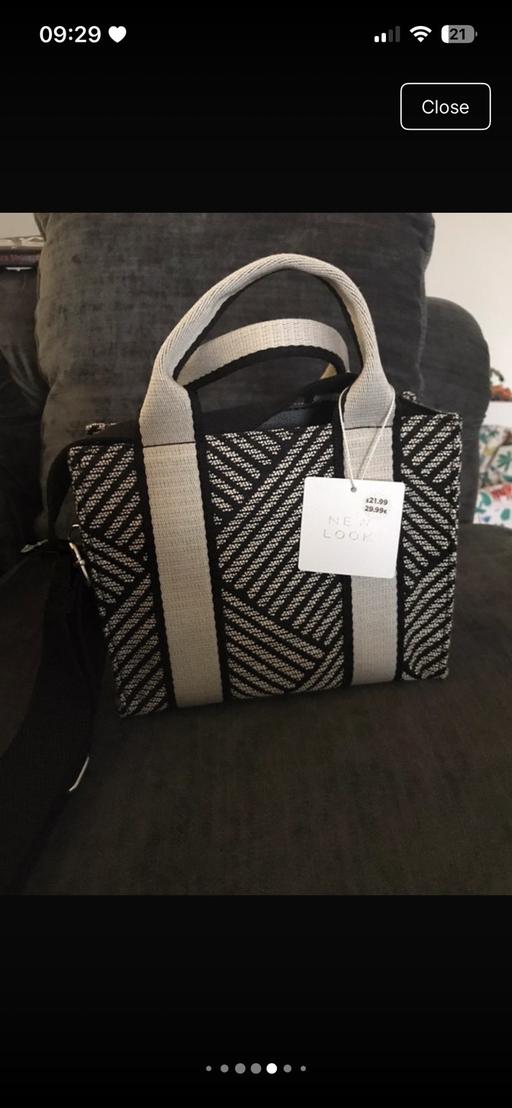  — New look crossbody