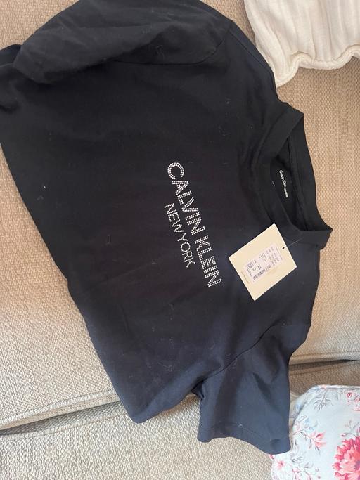  — Calvin Klein Women’s Black T-shirt XS