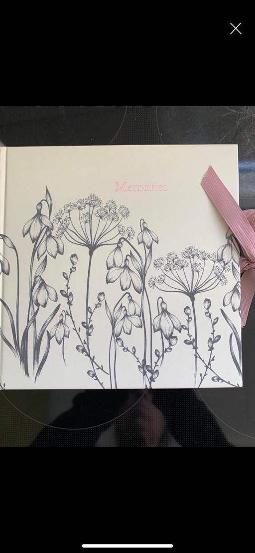  — Photo/craft album