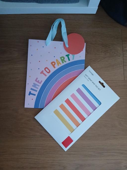  — Gift Bag & Wrap Set New