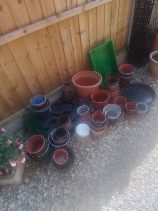 — LARGE COLLECTION  OF DIFFERENT SIZE POTS