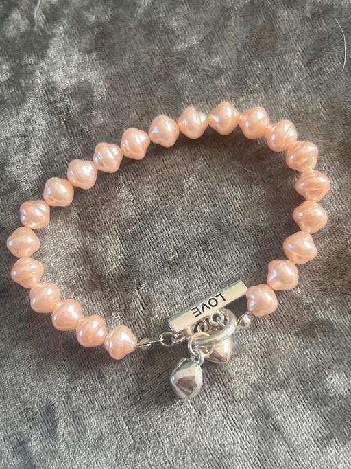  — Lovely pink pearl bracelet