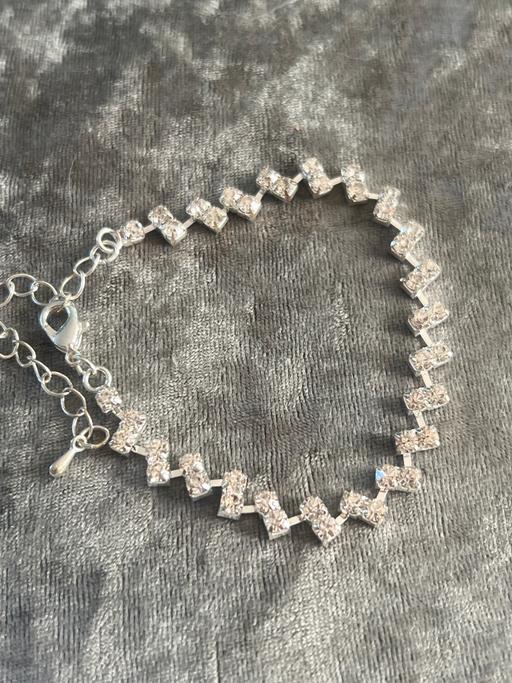  — Lovely diamanté bracelet