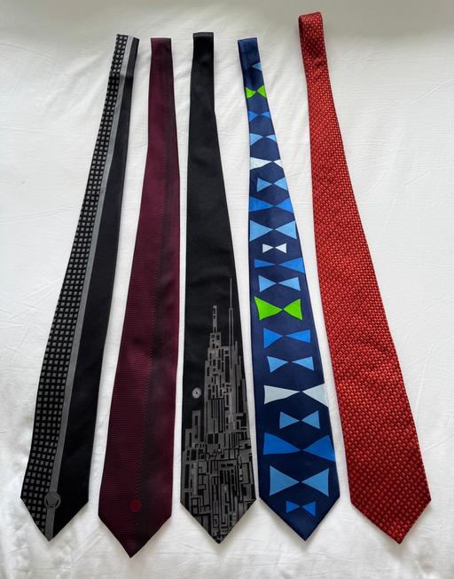  — 5 designer ties incl. 2 Gianni Versace