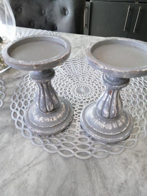  — Pair of candle Pillars