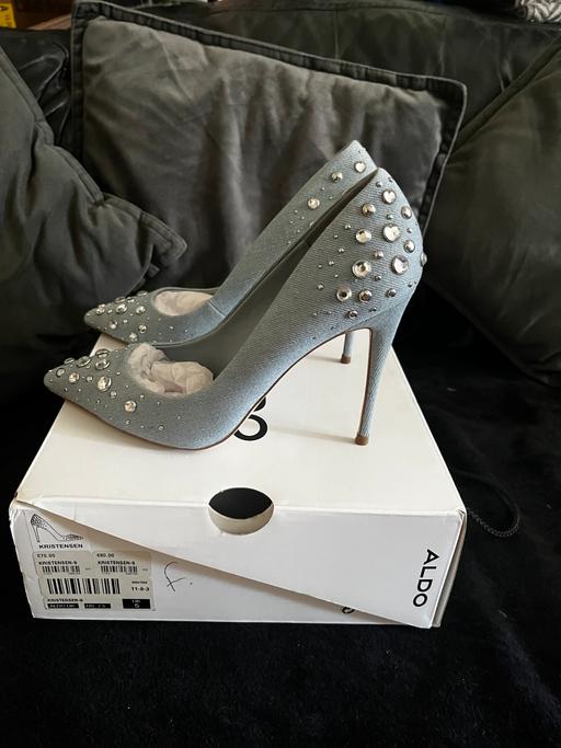  — Ladies heels
