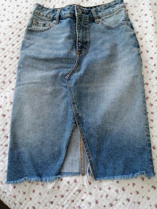  — ladies skirt size *6*