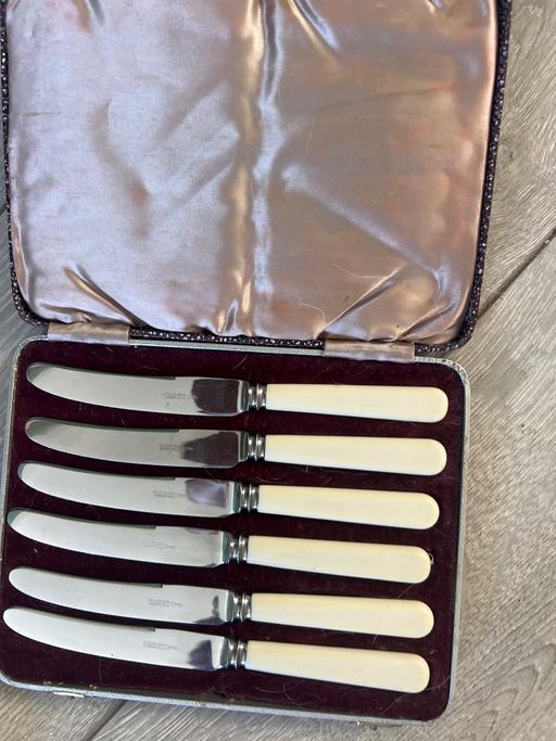  — Vintage cutlery set