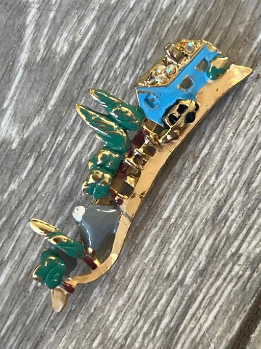  — Vintage brooch