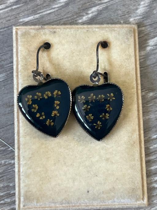  — Vintage earrings