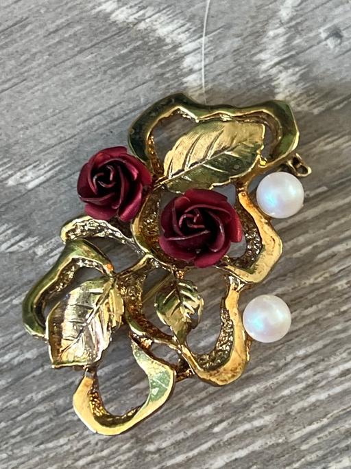  — Vintage brooch