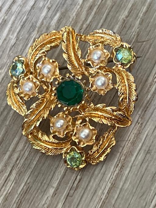  — Vintage brooch