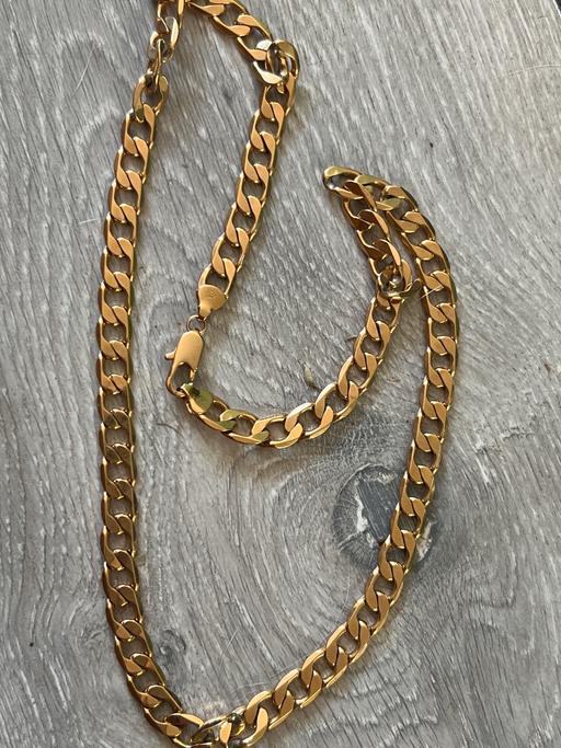  — Quality necklace