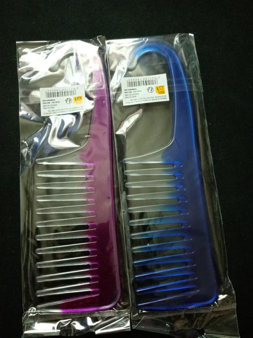  — 2 brand new AFRO COMBS
