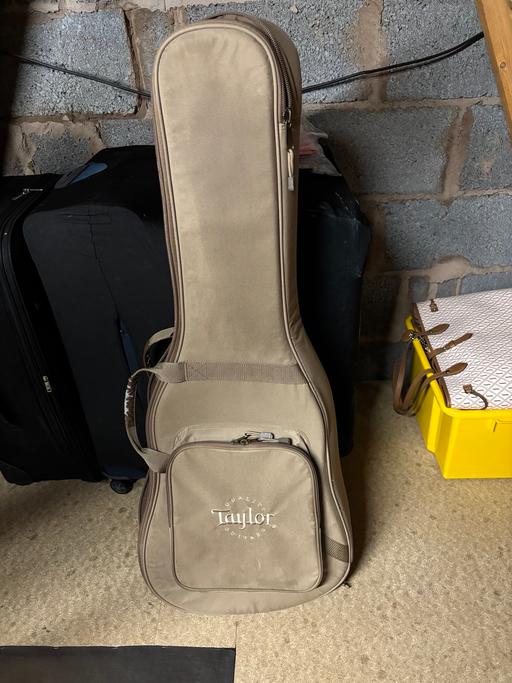  — Taylor guitar case