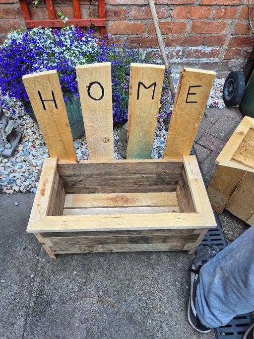  — wooden planter