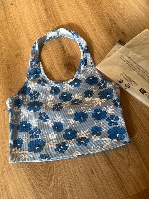  — New halter neck top size xs