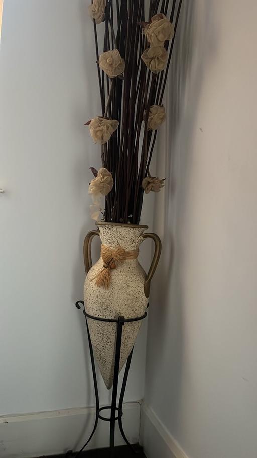  — Beautiful vase with stand