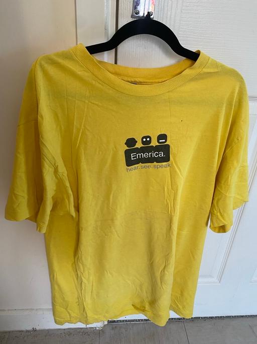  — Men’s Emerica skate T-shirt size large