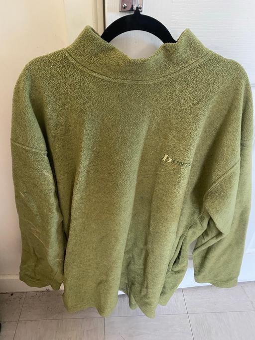  — Mens green fleece with pockets. Size large.