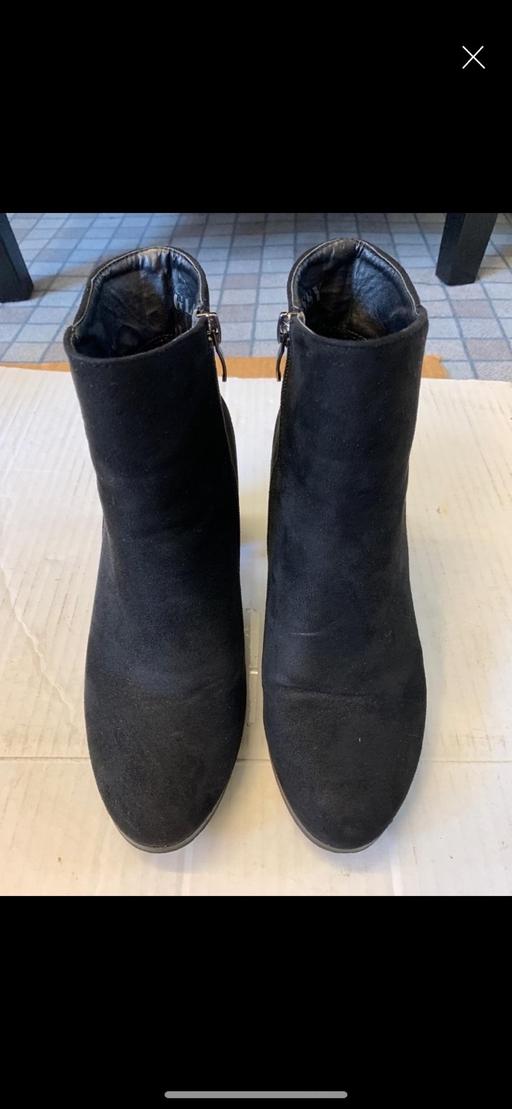  — Ladies suede ankle boots