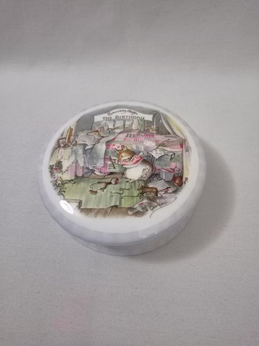  — ROYAL DOULTON BRAMBLY HEDGE TRINKET BOX.