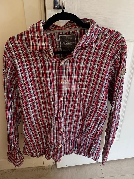  — Men’s long sleeved red checked shirt size S