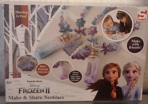  — Frozen make & share necklace