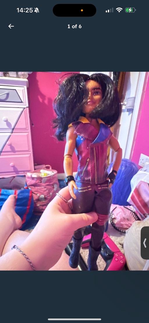  — Set of 8 bundle of Disney descendants dolls