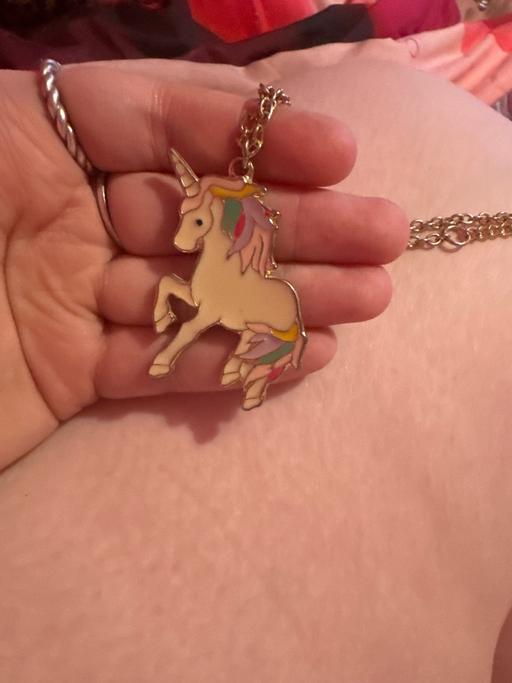  — Set of necklace & bracelets for sale.